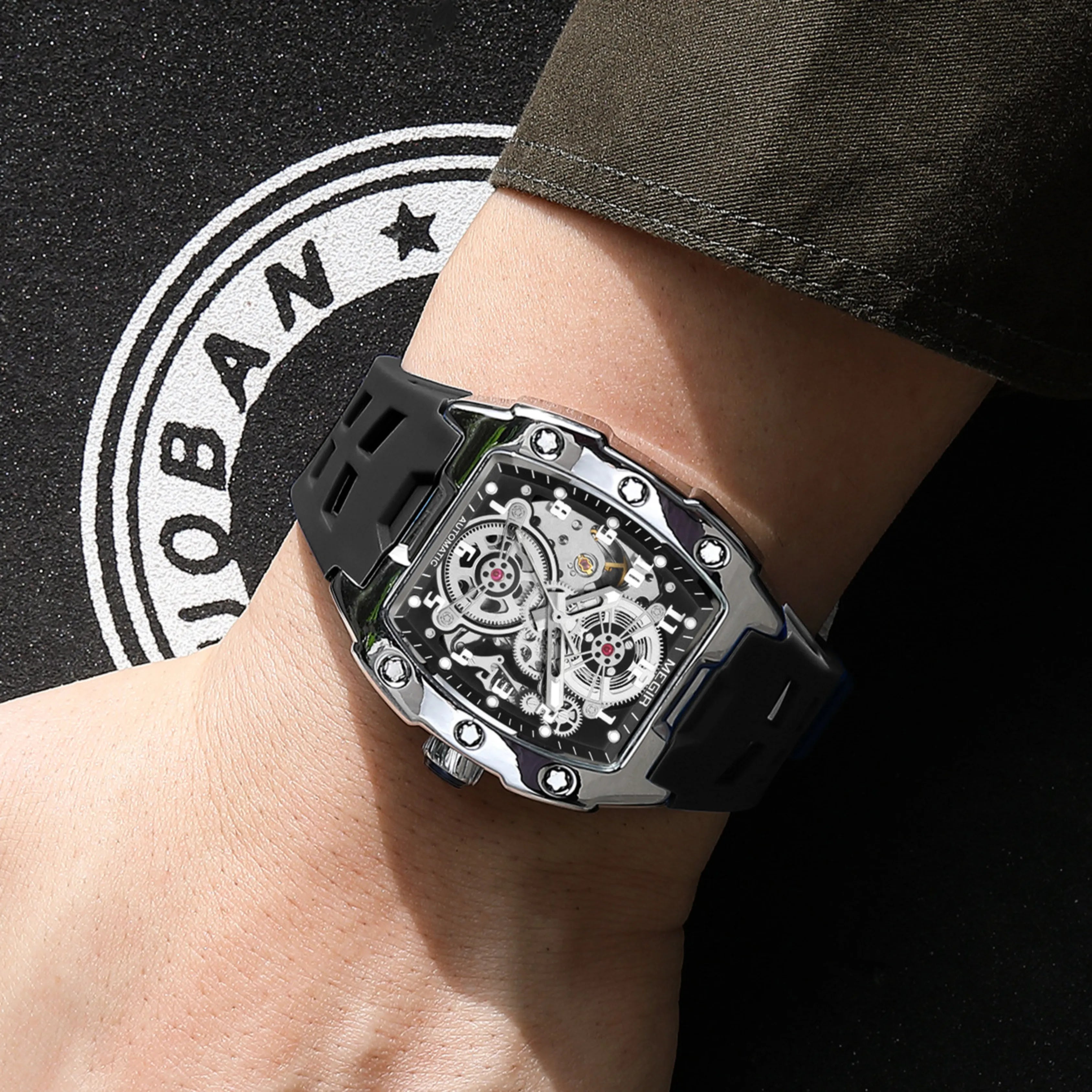 Invicta® Colossus