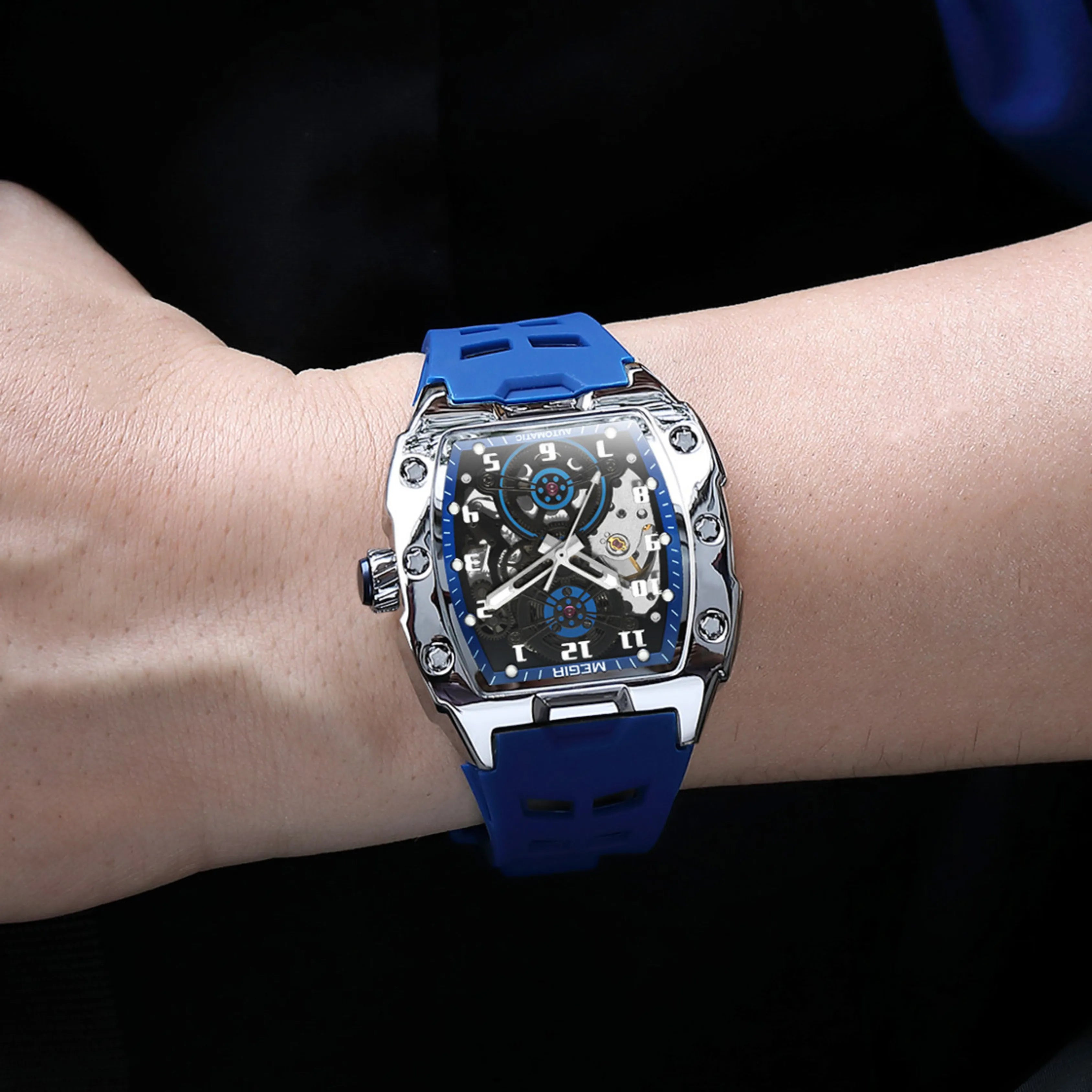 Invicta® Colossus